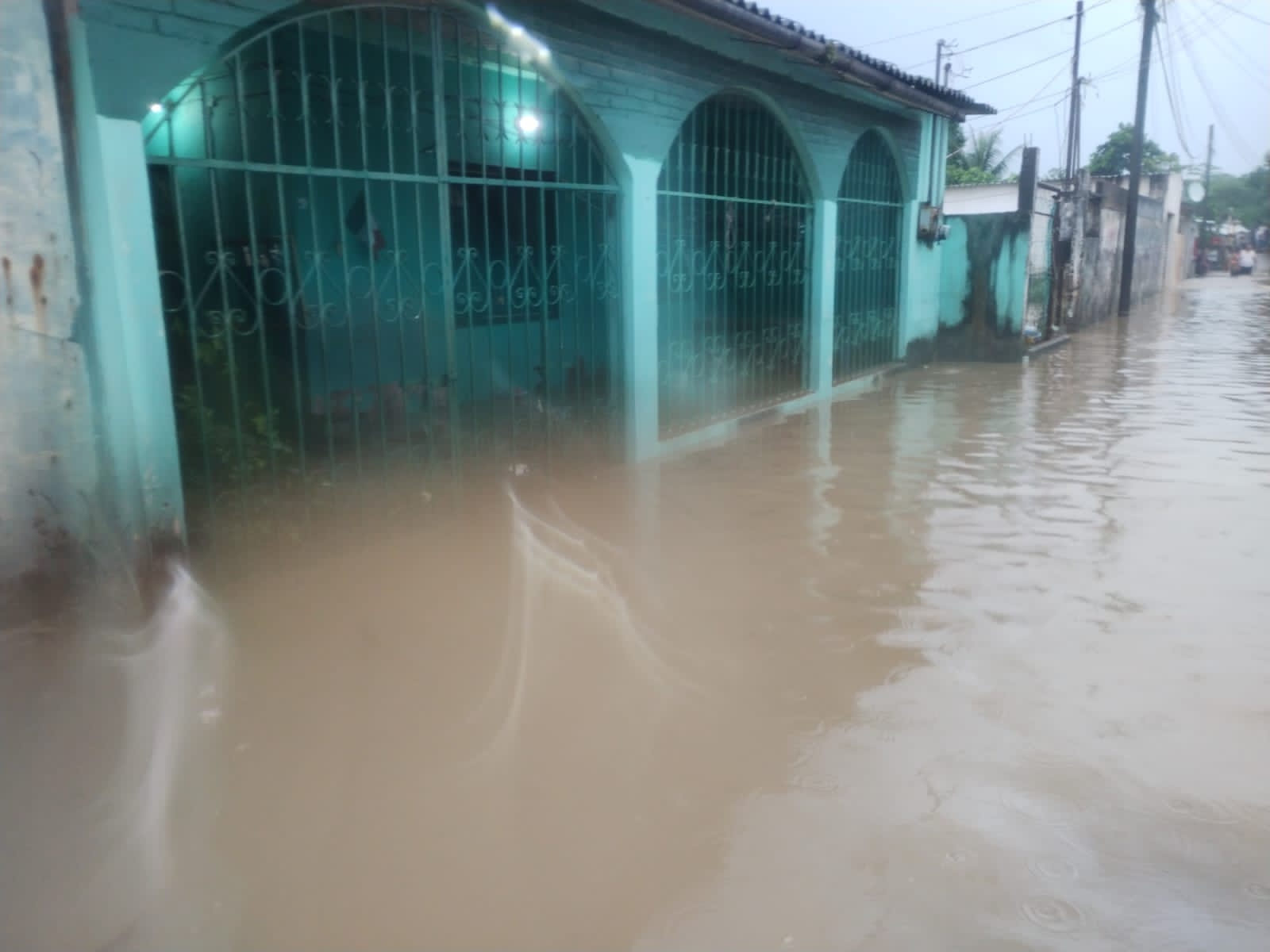 Inundaciones, derrumbes y deslaves por paso del Frente Frío 6 por Veracruz