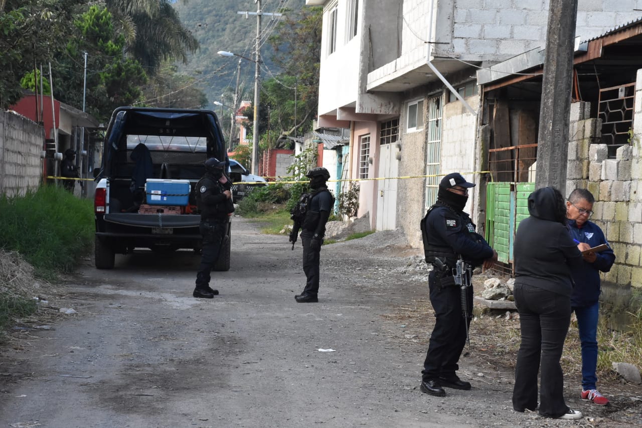 Comando armado priva de su libertad a taxista de Tlacotepec