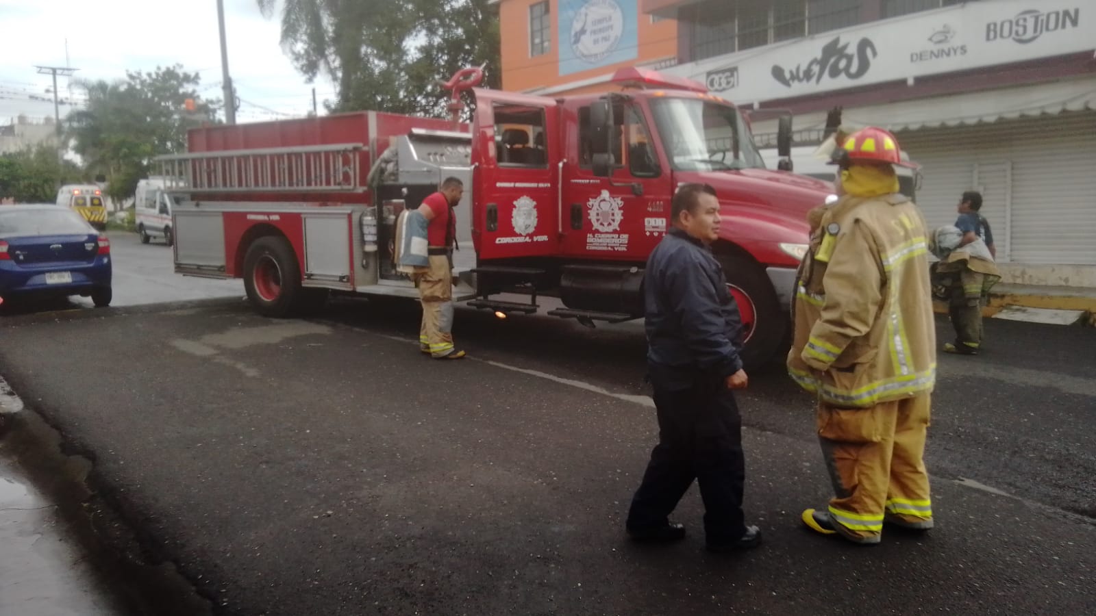 Fuga de gas en pipa de reparto provoca evacuación de decenas de familias en Fortín