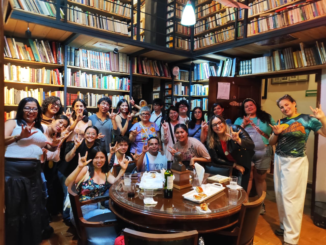 Librería Los Argonautas te invita a asistir todos los sábados a las seis de la tarde a su oferta cultural