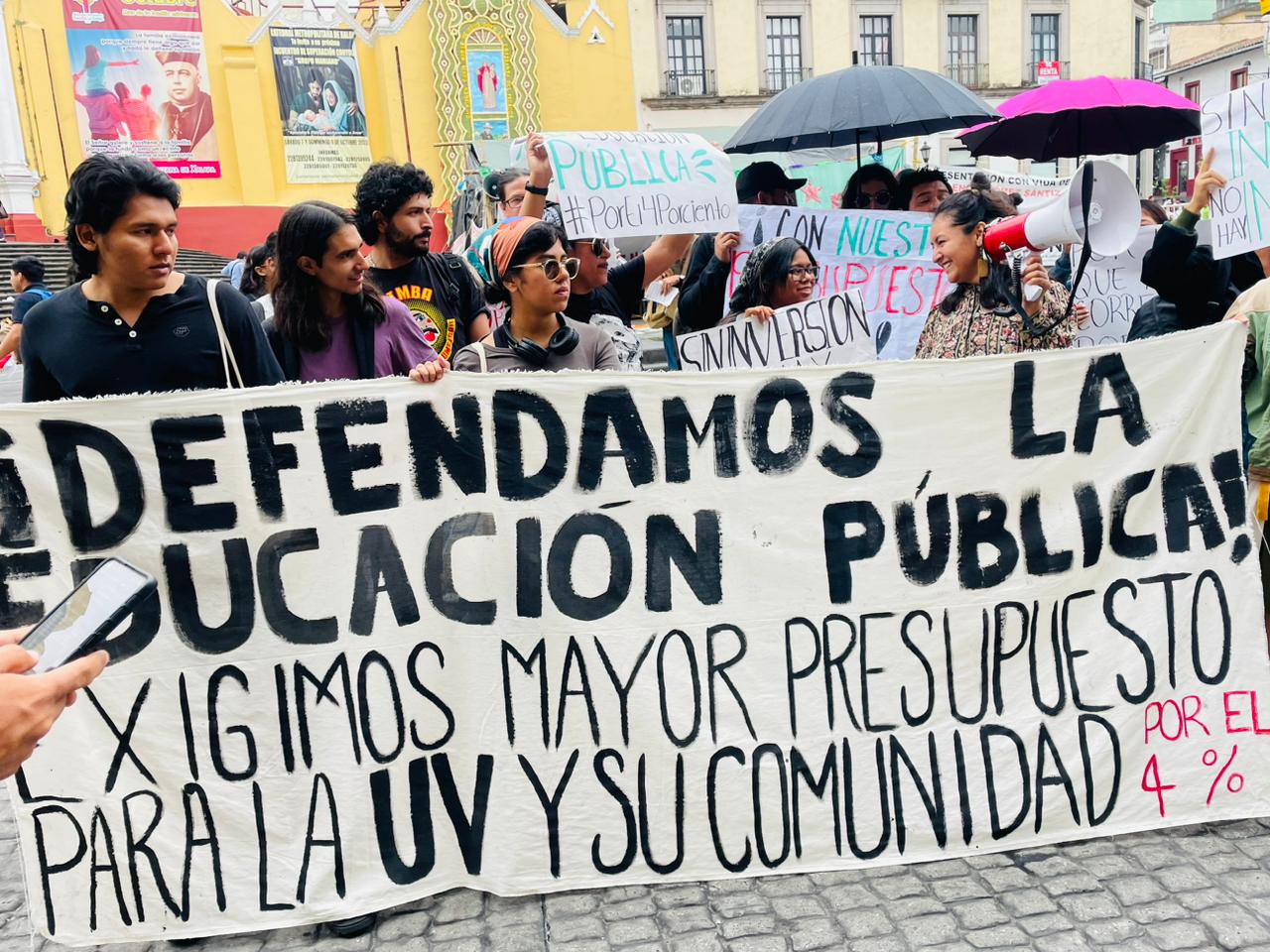 Universitarios salen en defensa del presupuesto de cuatro por ciento para la UV