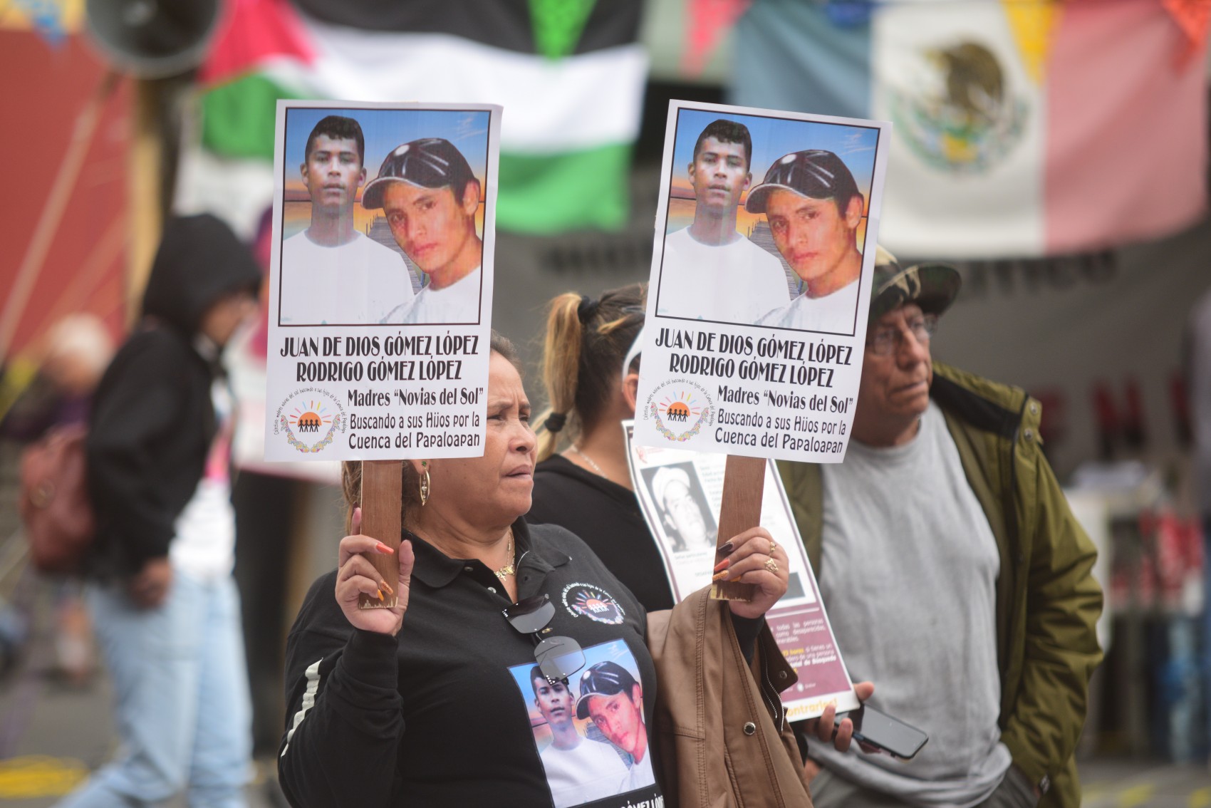 Colectivos de desaparecidos cumplen 24 horas de protesta en espera de soluciones