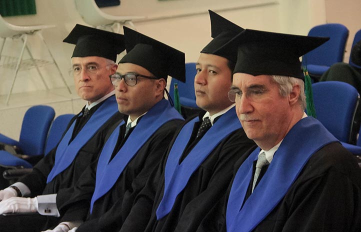 Egresó primera generación del Doctorado en Alta Dirección de la UV