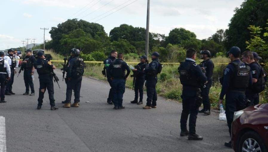 Identifican a pareja asesinada y embolsada en camino de terracería en Yanga