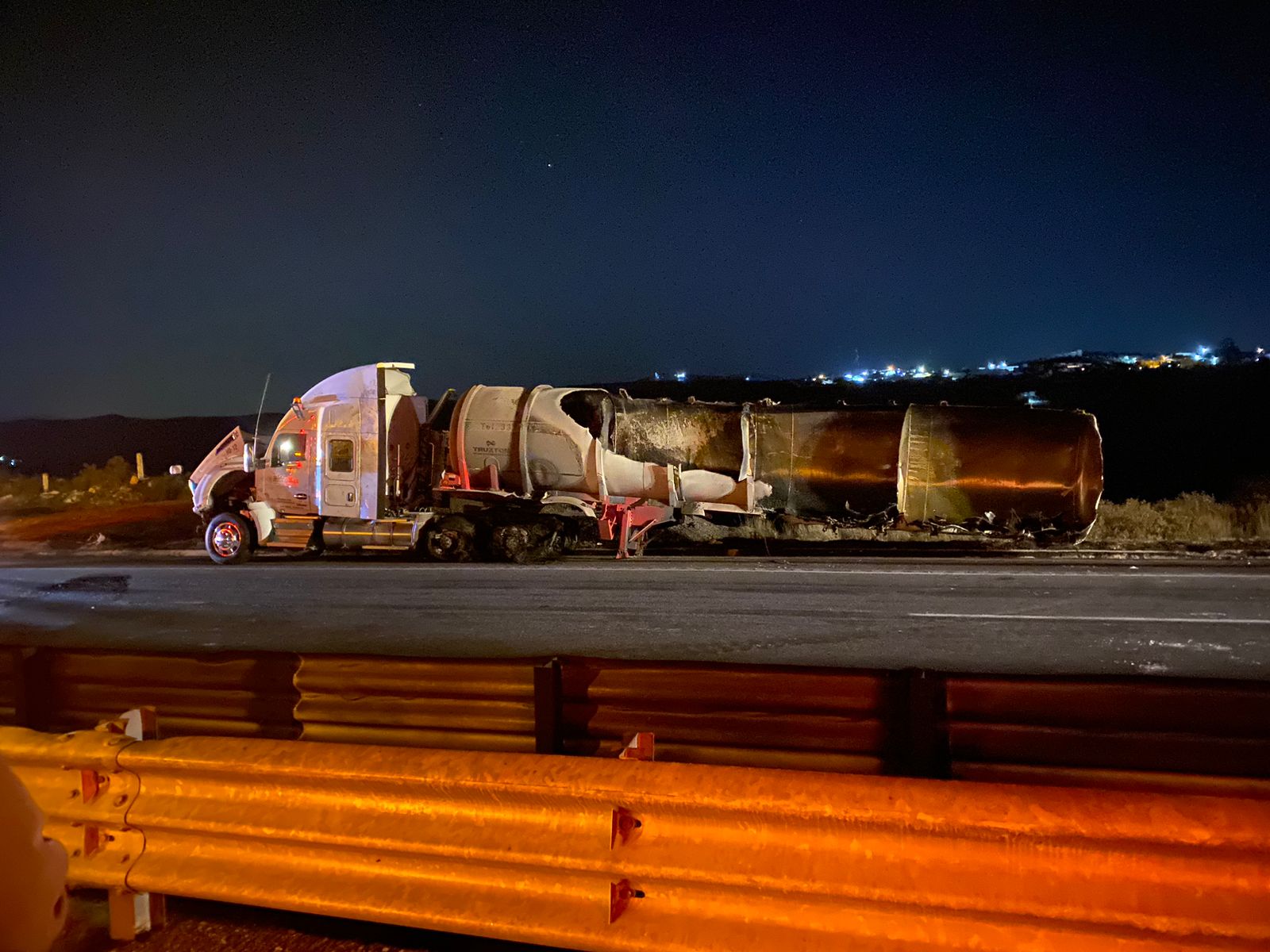 Tras 10 horas, reabren circulación en autopista