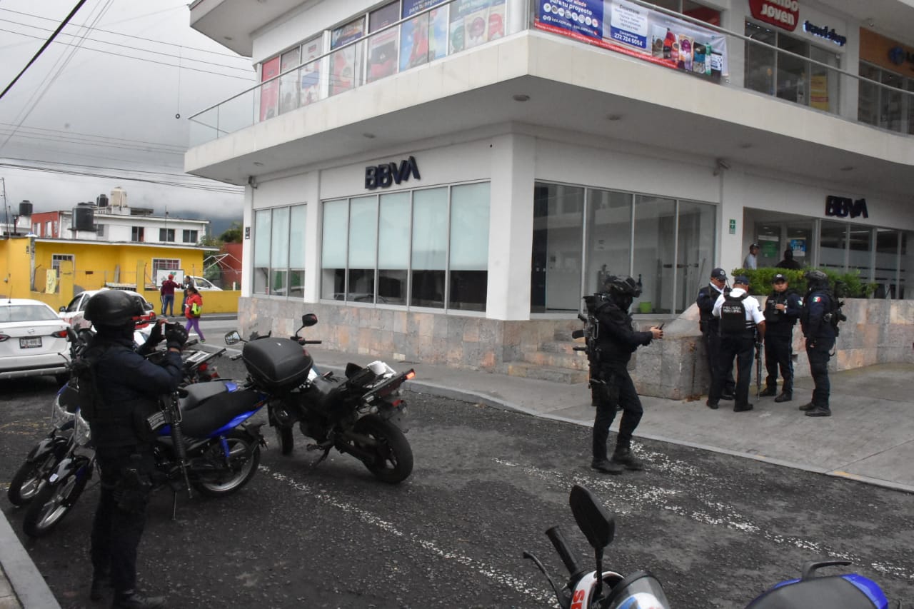 Golpean y asaltan a cuentahabiente al salir del banco en pleno centro de Orizaba