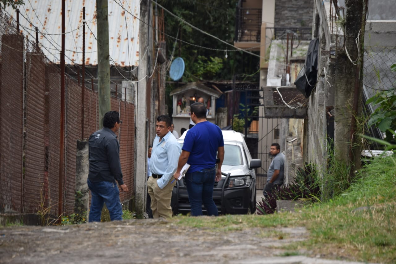 Exhuman osamenta al pie de un cerro en Amatlán de los Reyes