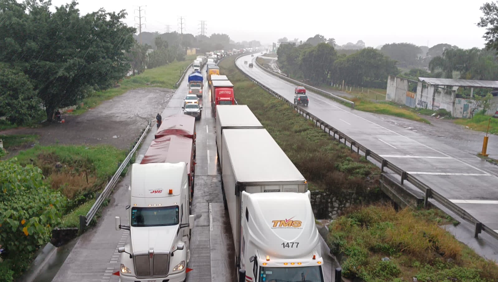 Periférico de las Altas Montañas mejorará la movilidad en la zona centro: Empresarios