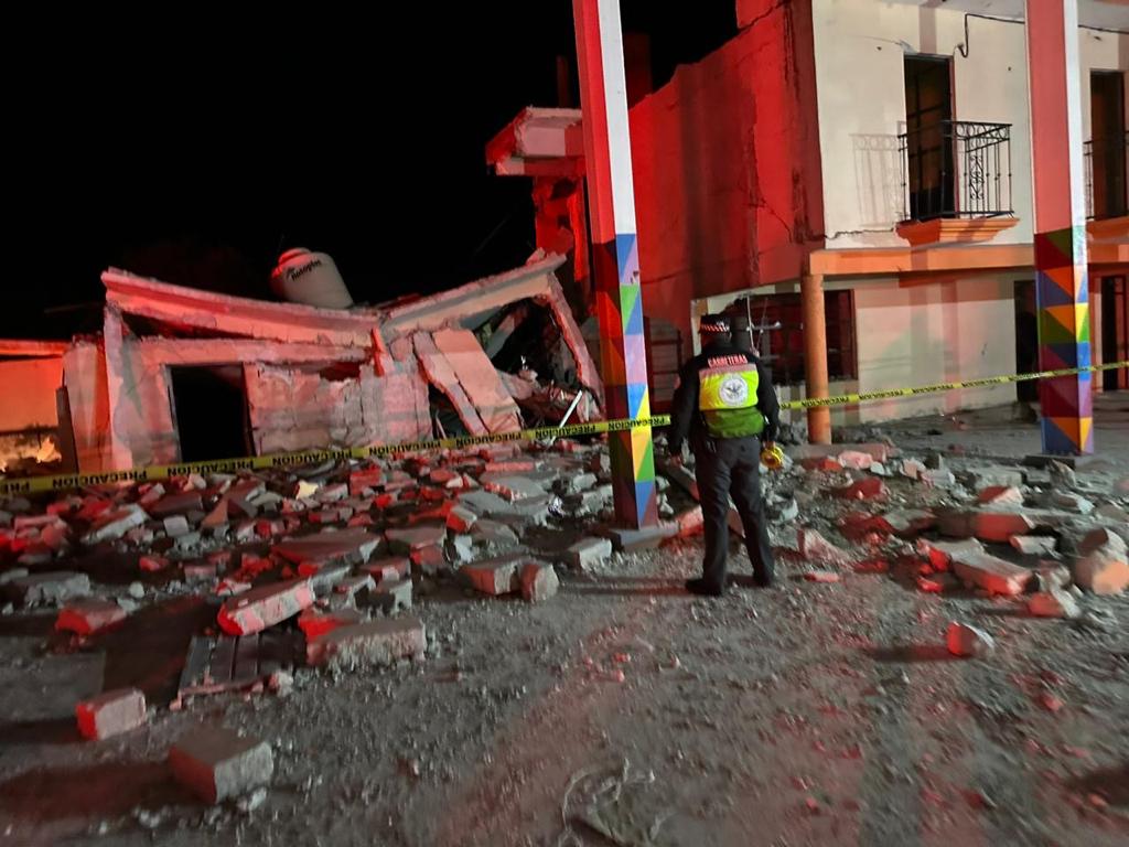 Explosión de pirotecnia deja tres muertos en la feria de Tepeyahualco, Puebla
