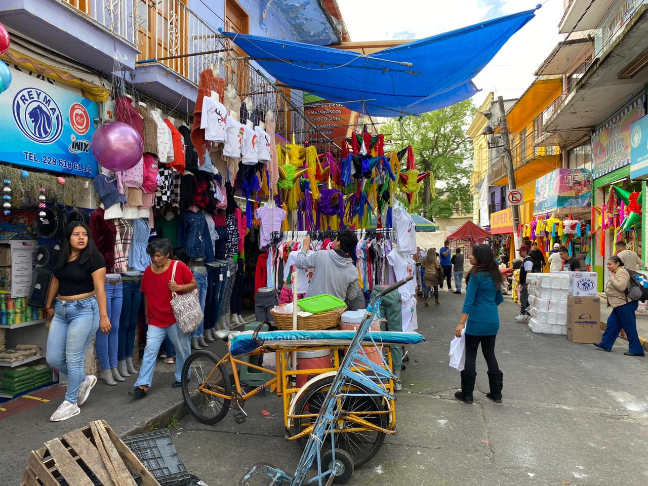 Comercio ambulante en el centro de Xalapa afecta a negocios formales