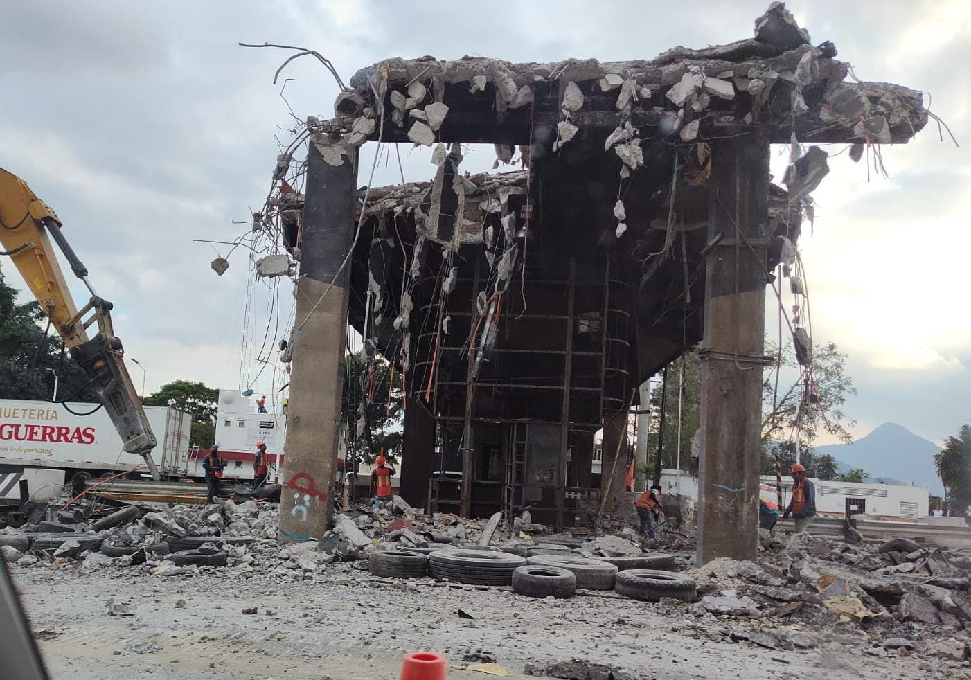Suspenden obras en ex caseta de cobro de Fortín hasta el 6 de enero para agilizar el tráfico vehicular