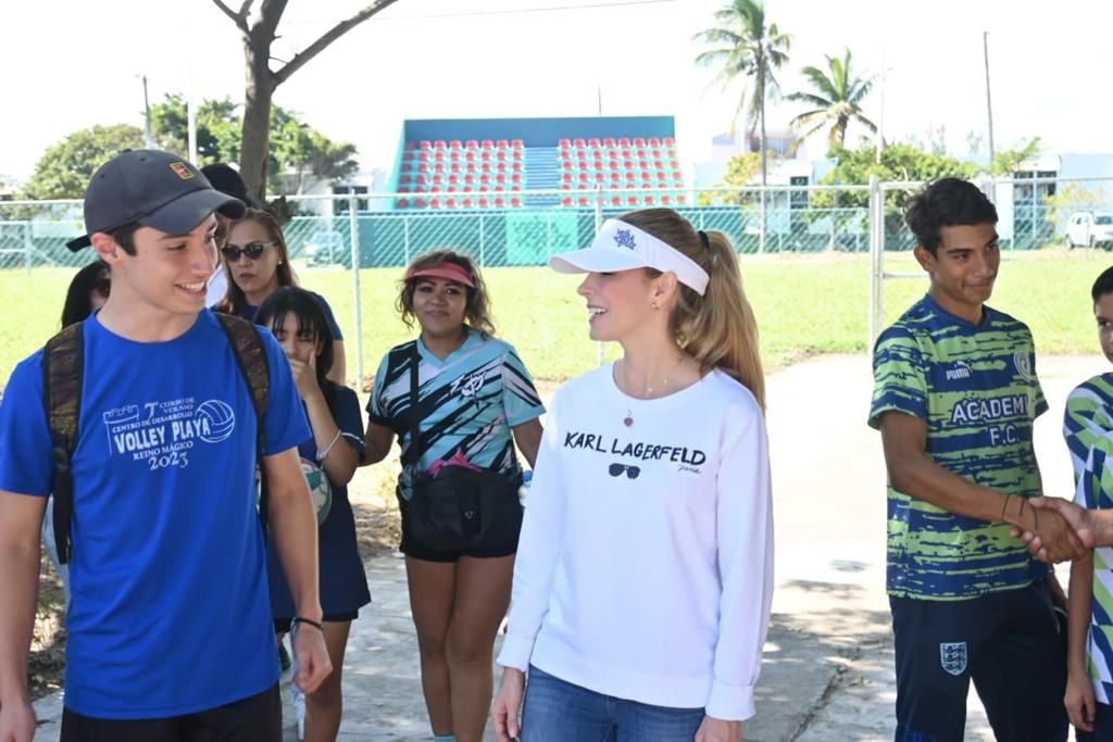 Inaugura Paty Lobeira de Yunes la obra de rehabilitación integral del Parque Infantil Reino Mágico