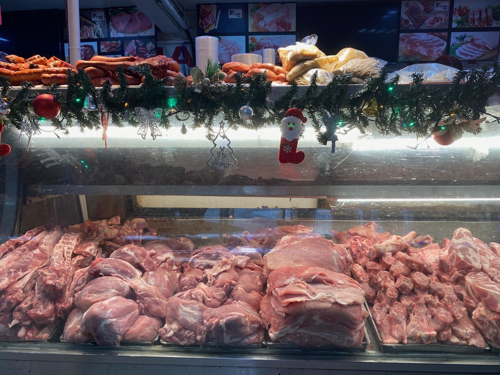 Comerciantes incrementan costos de insumos para la cena de navidad