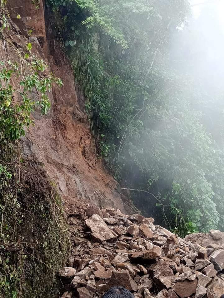 Derrumbe interrumpe circulación en carretera Xalapa-Misantla