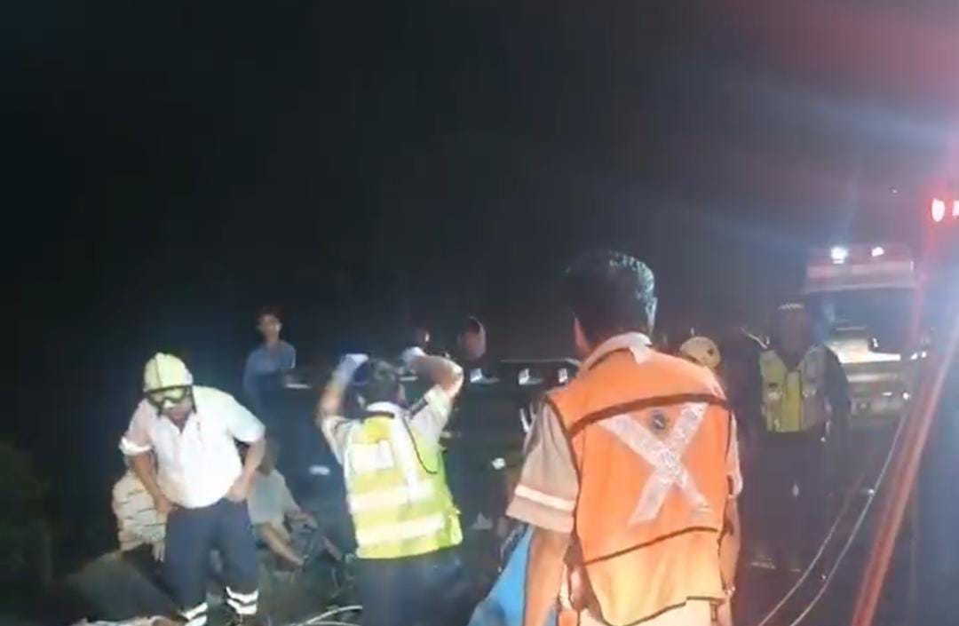 Choque entre OCC y tráiler deja 13 lesionados y 2 muertos en Las Choapas