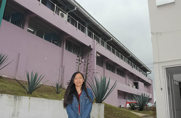 Clarita Muñoz, becaria UV con promedio de 10