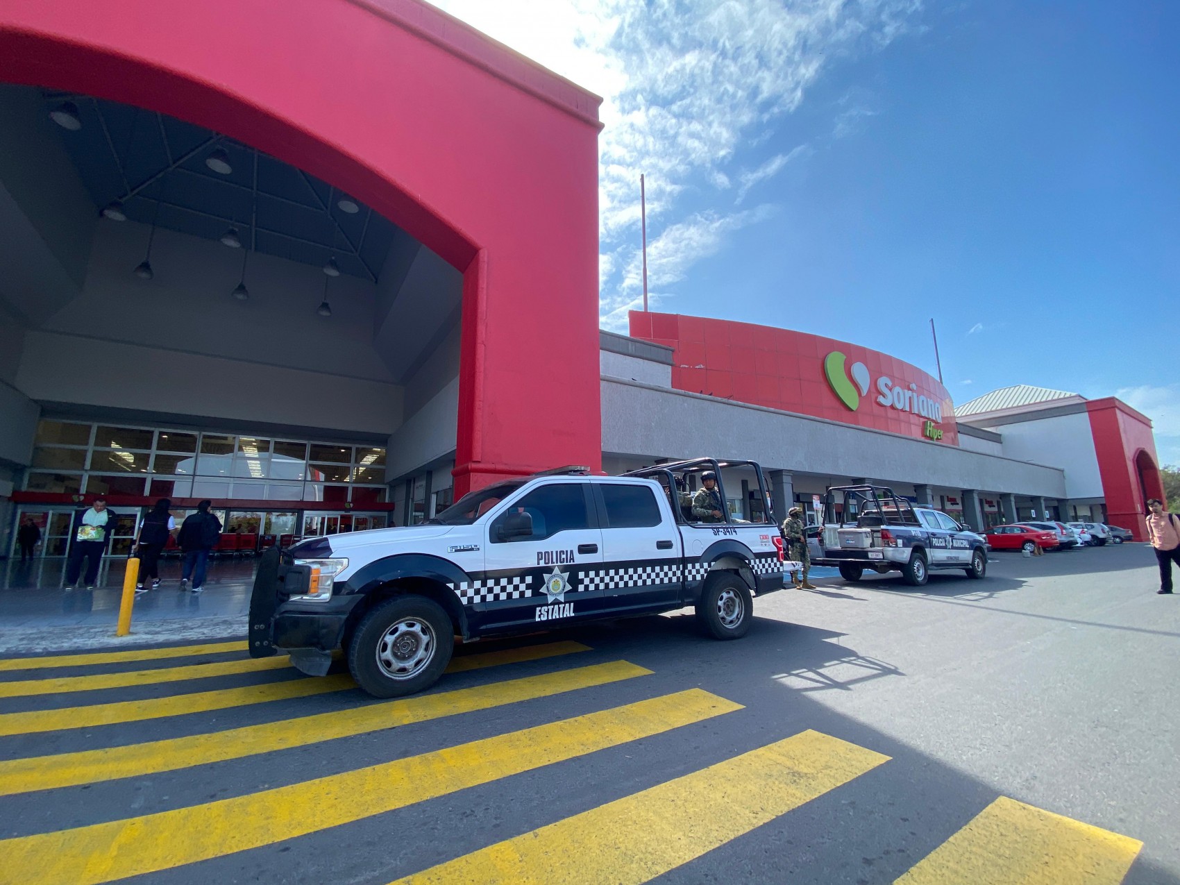 Asaltan sujetos armados joyería en plaza de Veracruz; detienen a dos presuntos responsables