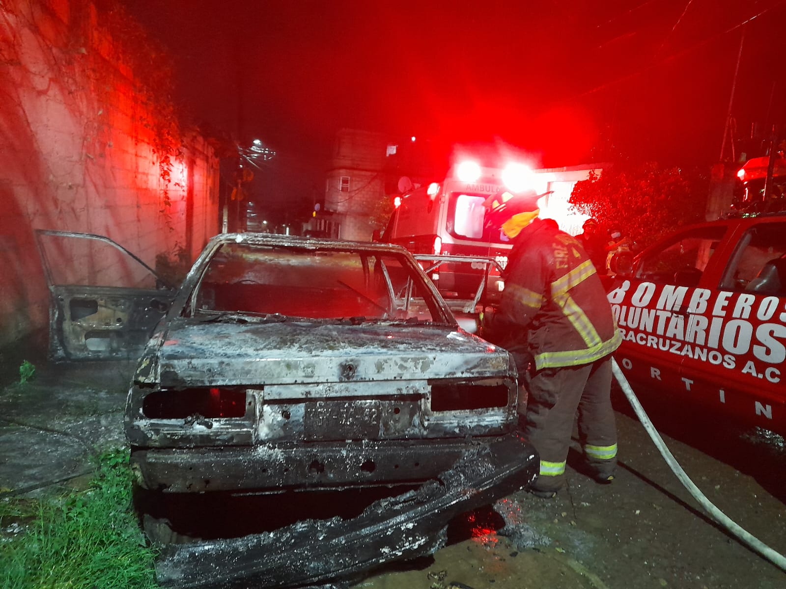 Se incendia vehículo en Fortín de las Flores