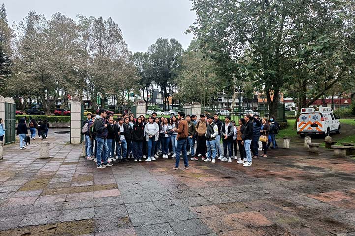 Estudiantes monitores UV abonan a la formación integral de alumnos