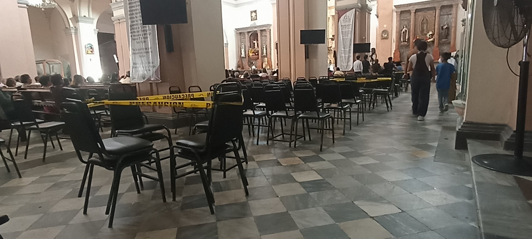 Refuerzan tres candelabros de la Catedral de Veracruz; faltan otros tres