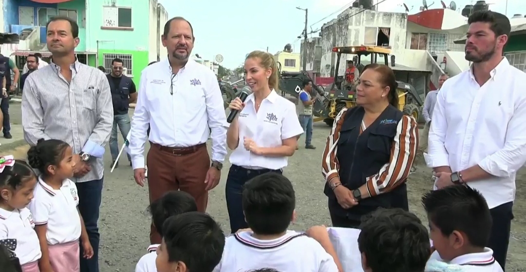 Se supera meta de las Bodas Colectivas Veracruz 2024; se registran mil 042 parejas