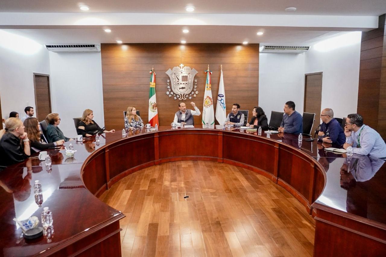 Unánue se reúne con representantes de planteles educativos por trabajos en puente de Boca del Río