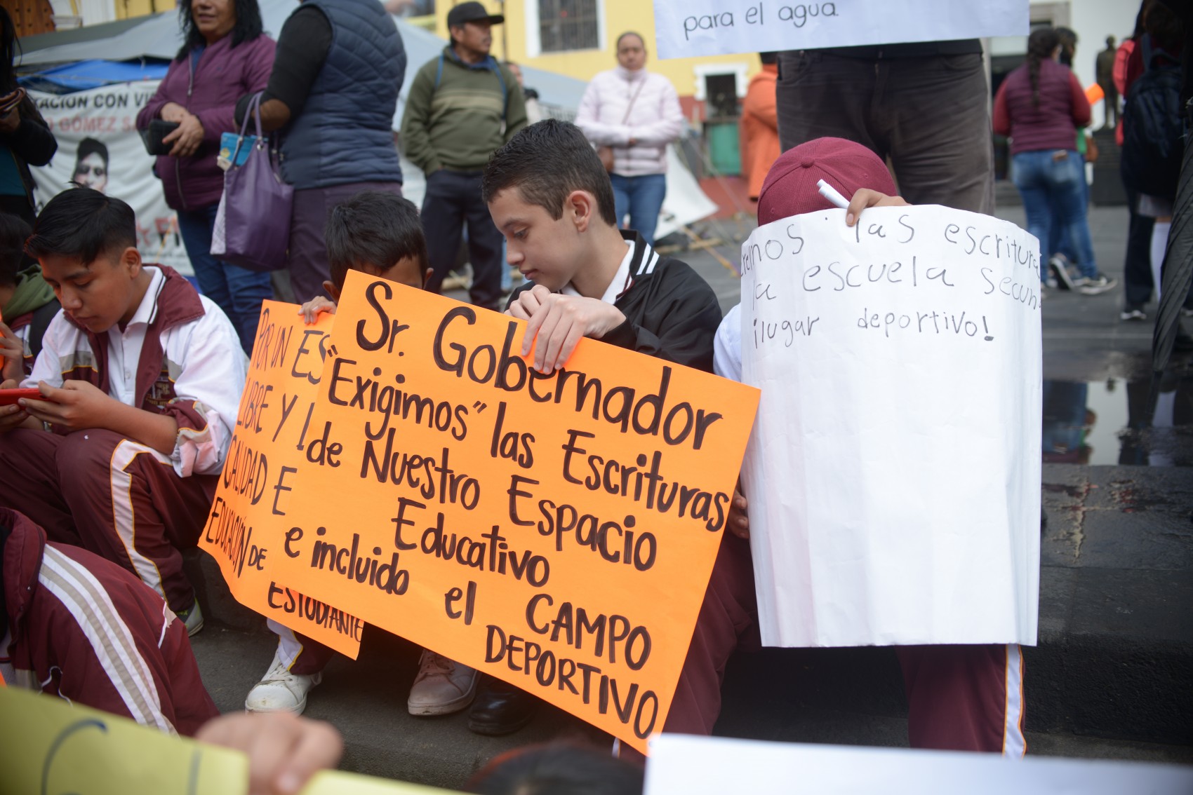 Escuela Secundaria pide a SEV escriturar terreno y construcción de un campo deportivo