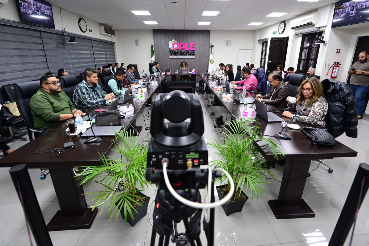 OPLE Veracruz aprueba 32 debates para el Proceso Electoral Local Ordinario 2023-2024