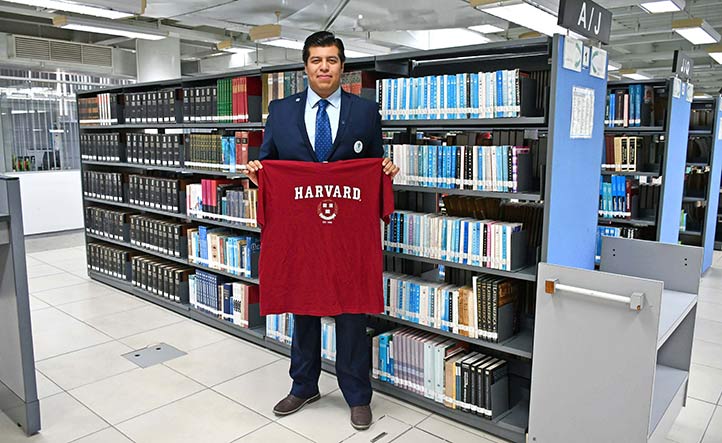 Egresado UV estudia en la Escuela de Negocios de Harvard
