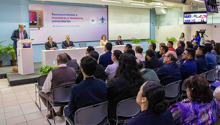 UV reconoció aportaciones científicas de su comunidad