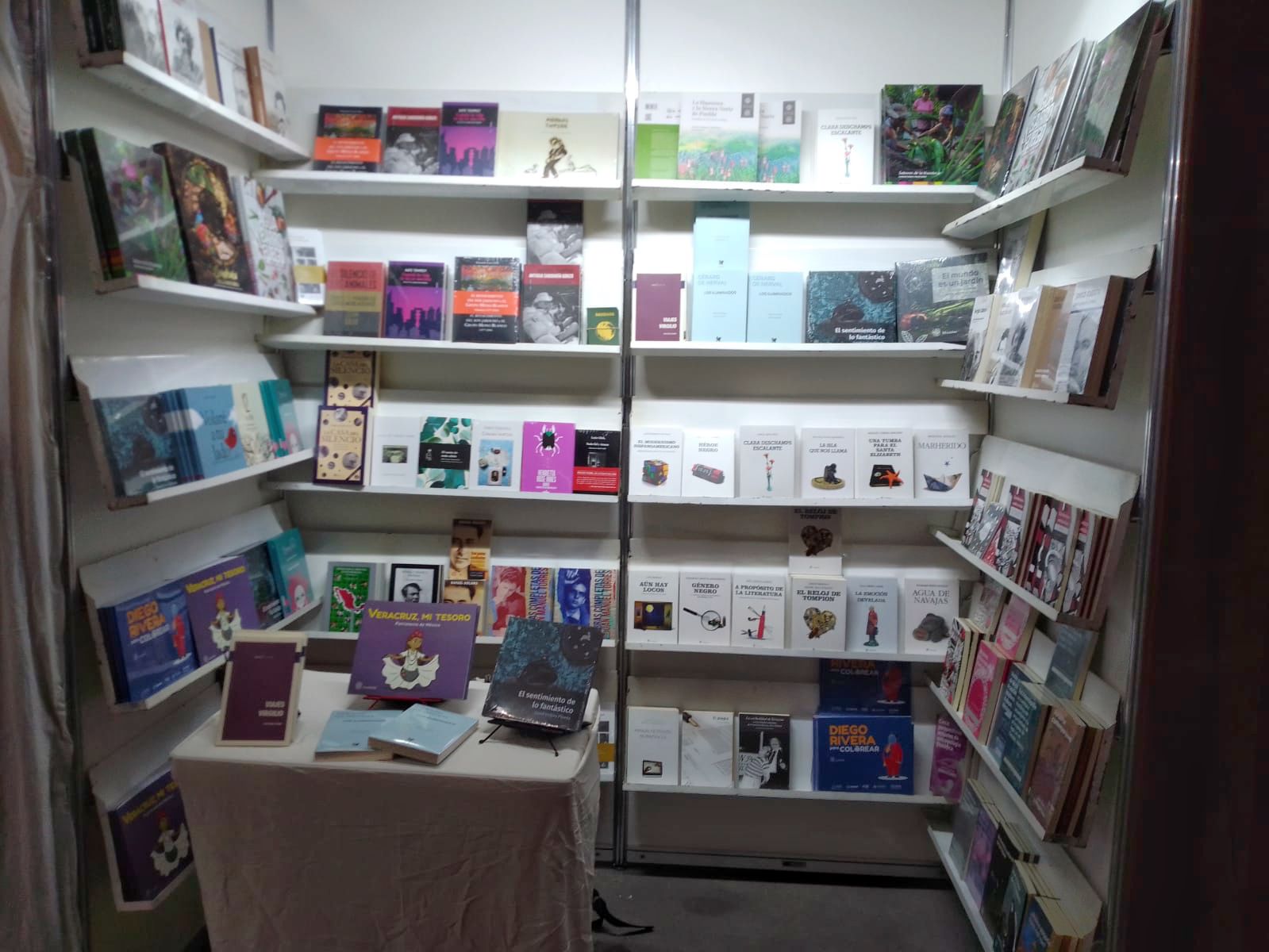 Veracruz participa en la FIL del Palacio de Minería con expoventa de libros y presentaciones editoriales