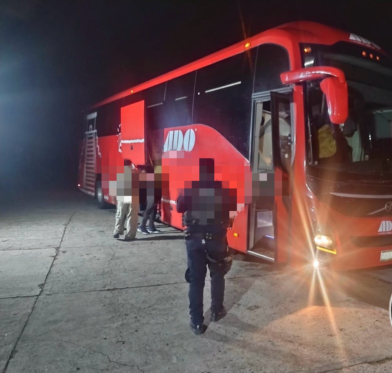 Aseguran a 19 migrantes en las Altas Montañas