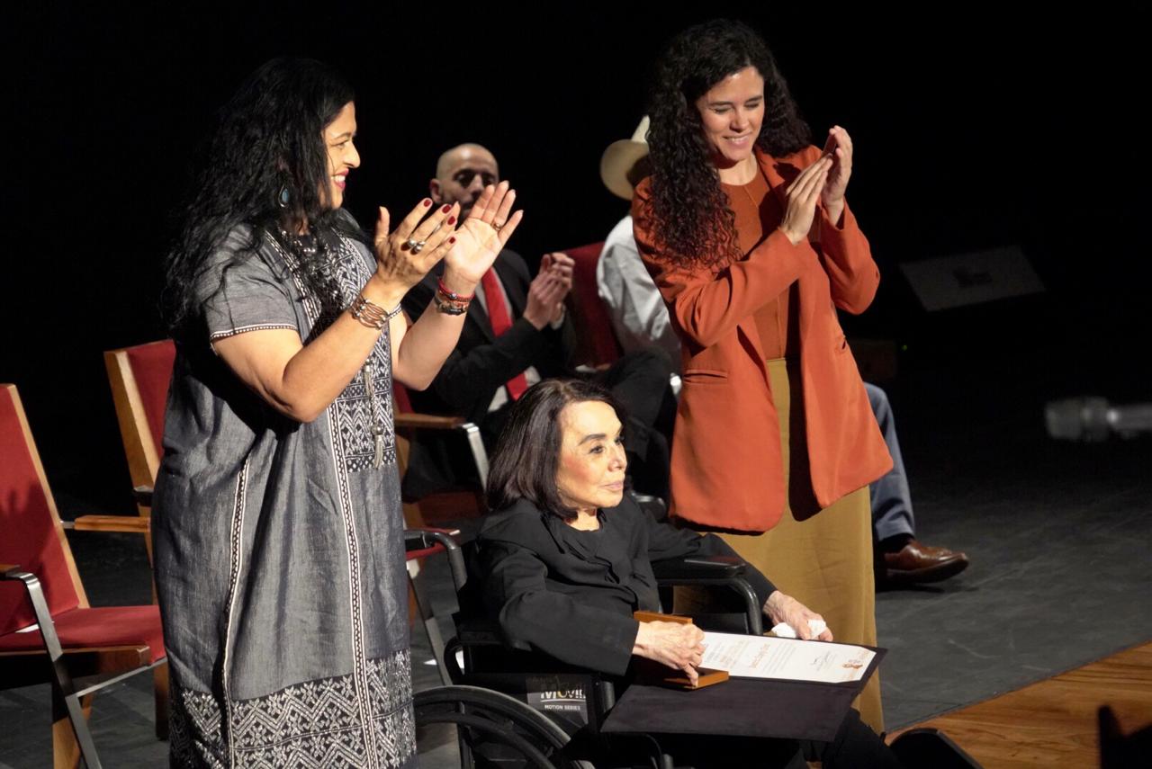 La escritora veracruzana Beatriz Espejo recibe el Premio Nacional de Artes y Literatura, 2023