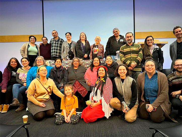 Docentes de UV-Intercultural participaron en simposio en Canadá