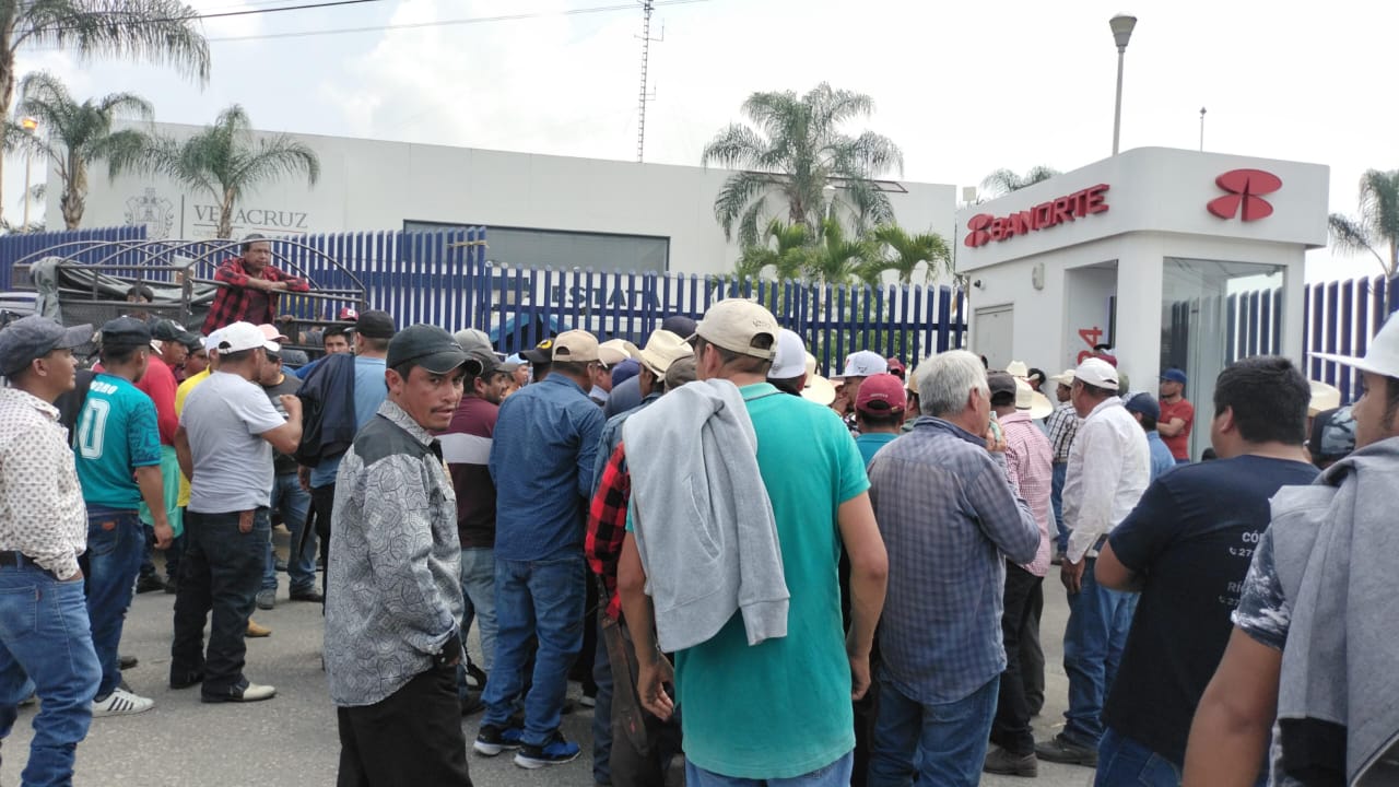 Habitantes de Tetelcingo denuncian supuesto abuso de autoridad de oficiales de policía y tránsito de Córdoba