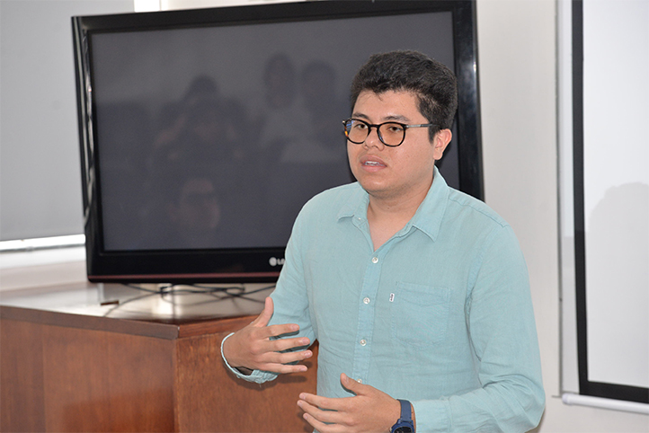 Doctorando UV analiza experiencias de comunidad sorda usuaria de software