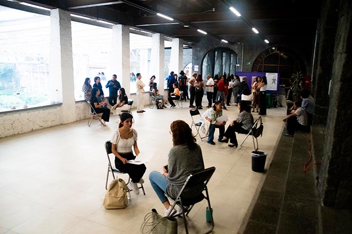Creadoras UV realizaron biblioteca humana