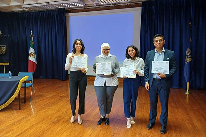 Estudiante UV participó en congreso de Ingeniería y Sistemas UNAM