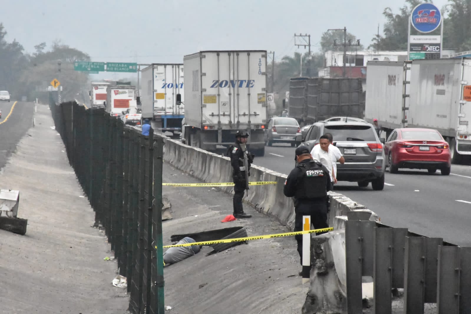Hombre muere atropellado en la autopista Córdoba-Orizaba, a la altura de Huiloapan