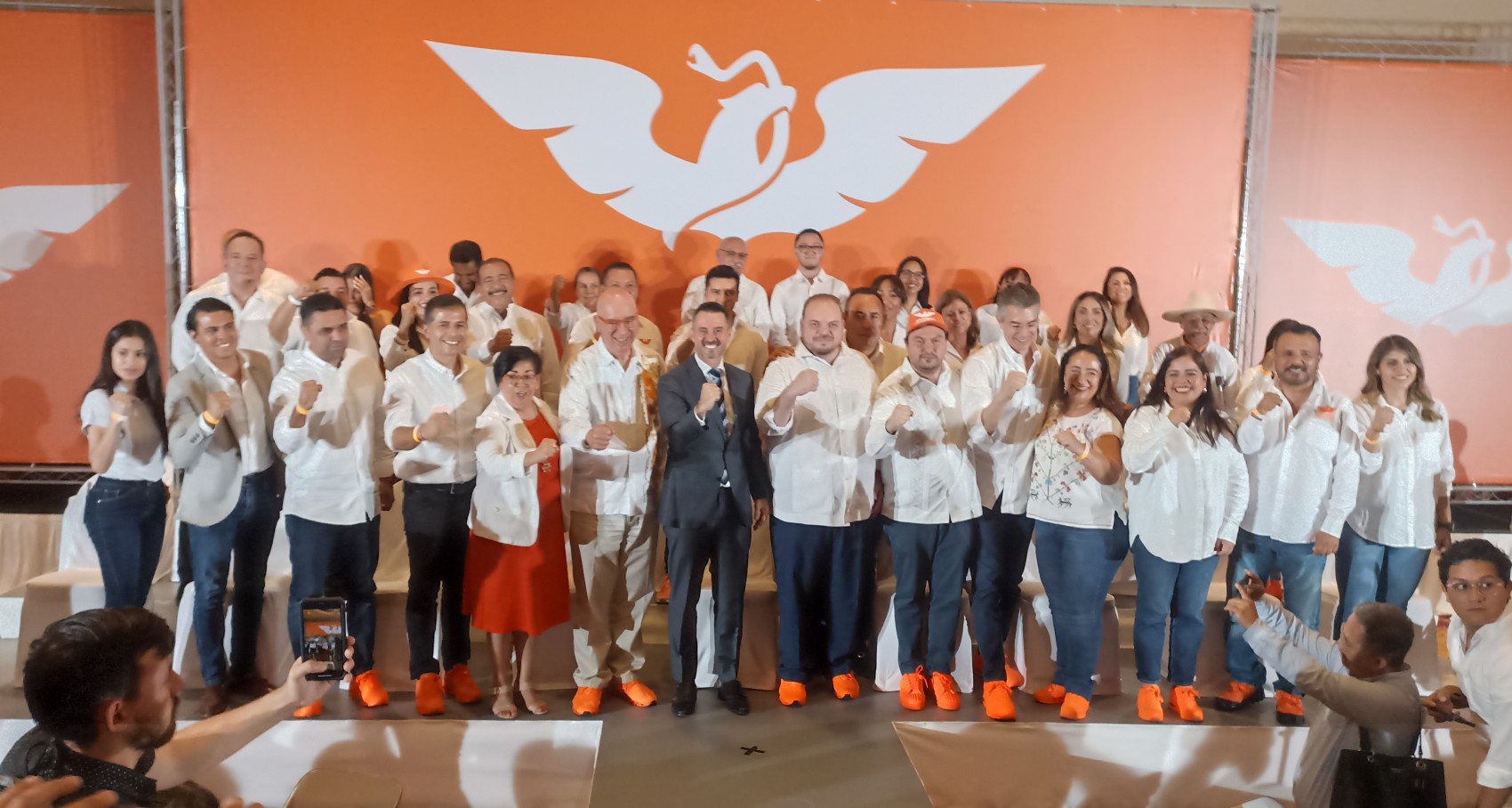 Dante toma protesta a candidatos de Movimiento Ciudadano a gobernador y la diputación local