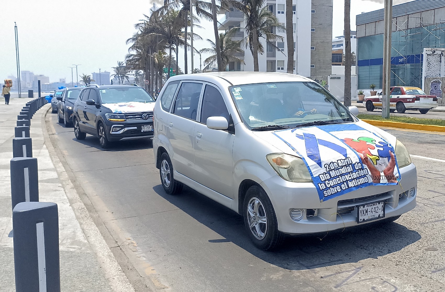 Concientizan sobre el autismo con caravana en Veracruz puerto