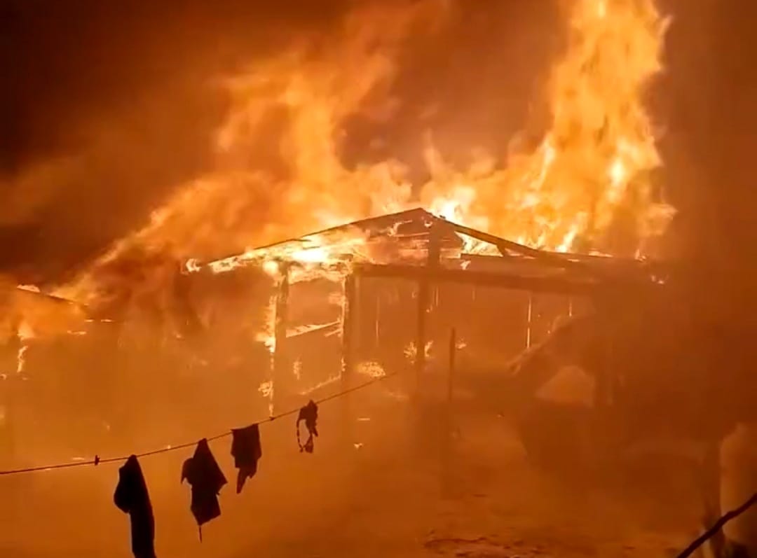 Vivienda en Tequila queda reducida a cenizas