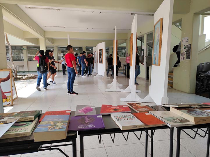 UV inauguró exposición itinerante de carteles sobre género