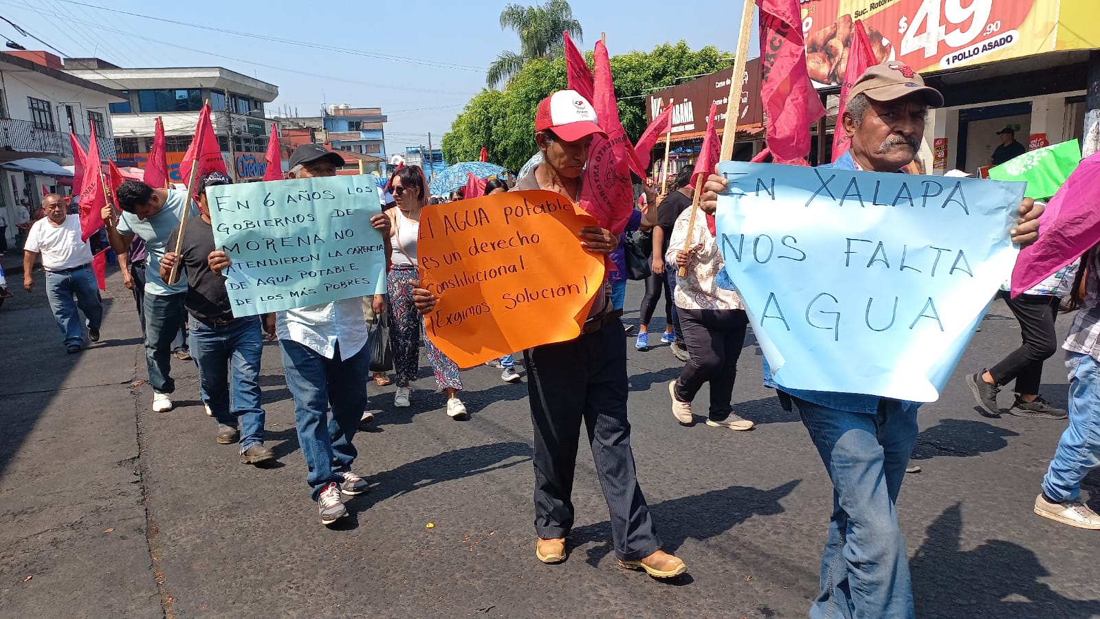 Colonias antorchistas en Xalapa, sin acceso al servicio de agua potable