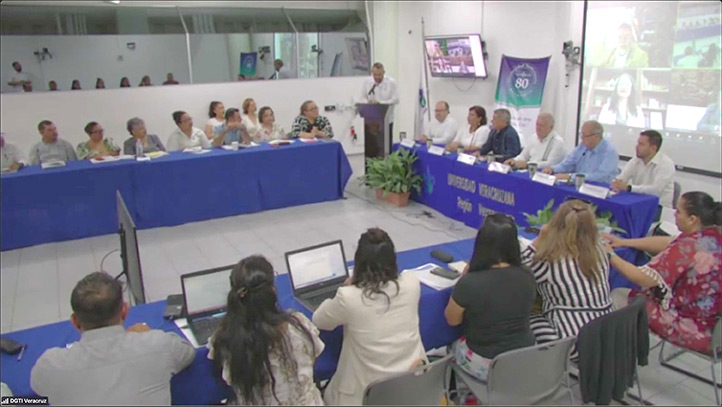 UV reconoce importancia de internacionalización solidaria: Rector