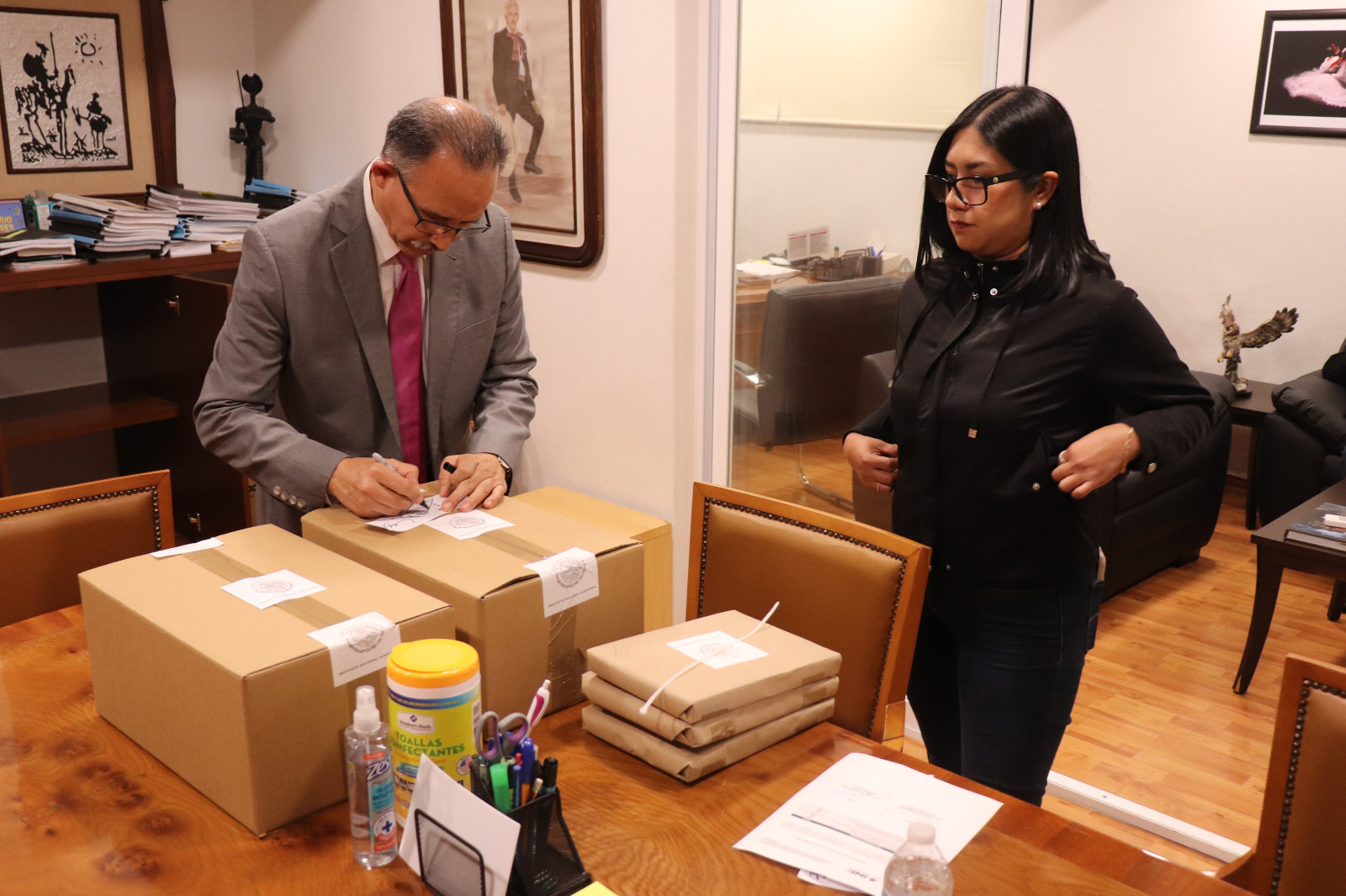 Llegan al INE Veracruz las boletas que habrán de usar personas en situación de postración el 2 de junio