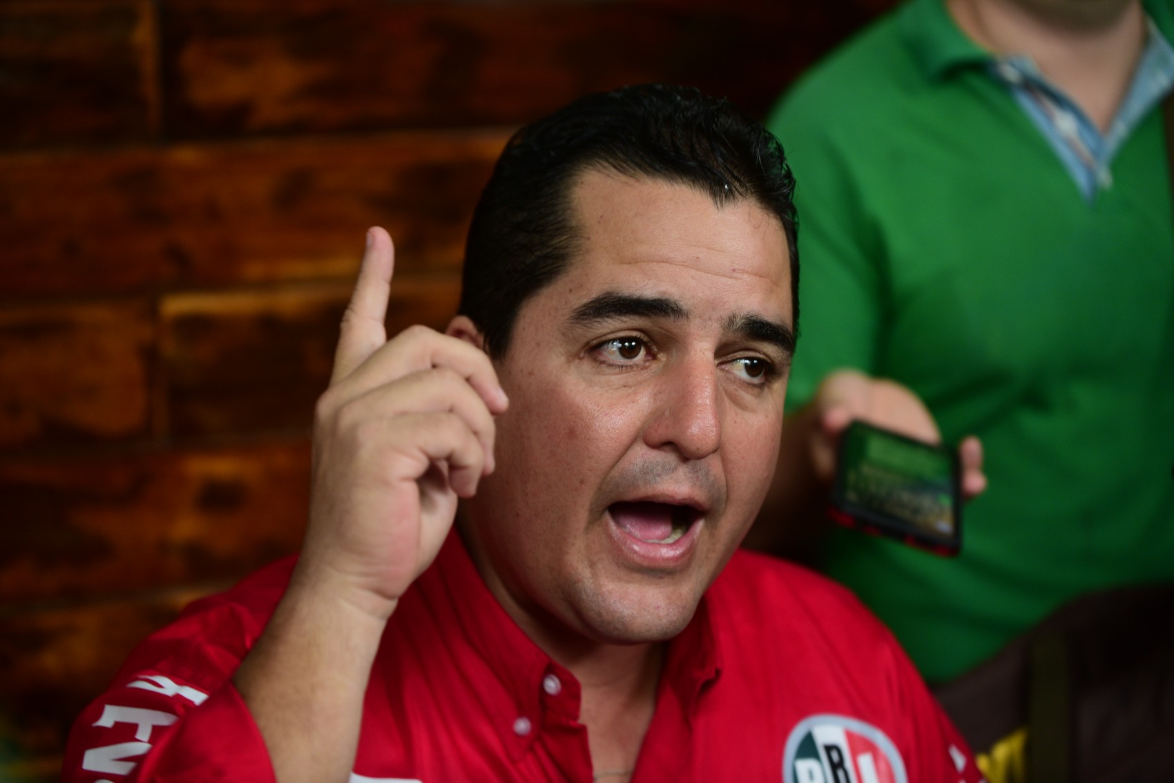 Liderazgos del pasado son los responsables de la caída del PRI: Arana