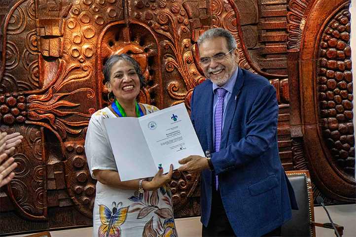 La UV brinda cimientos fuertes para continuar nuestro camino: egresados