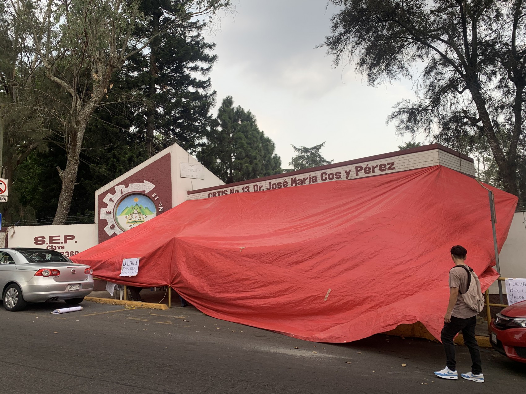 Toman CBTIS 13 en Xalapa de forma indefinida hasta la destitución de directora