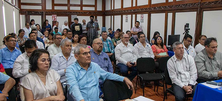 Docentes de Orizaba-Córdoba expusieron proyectos a autoridades UV